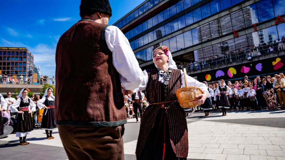 Serbian Folk Dance — photo 21